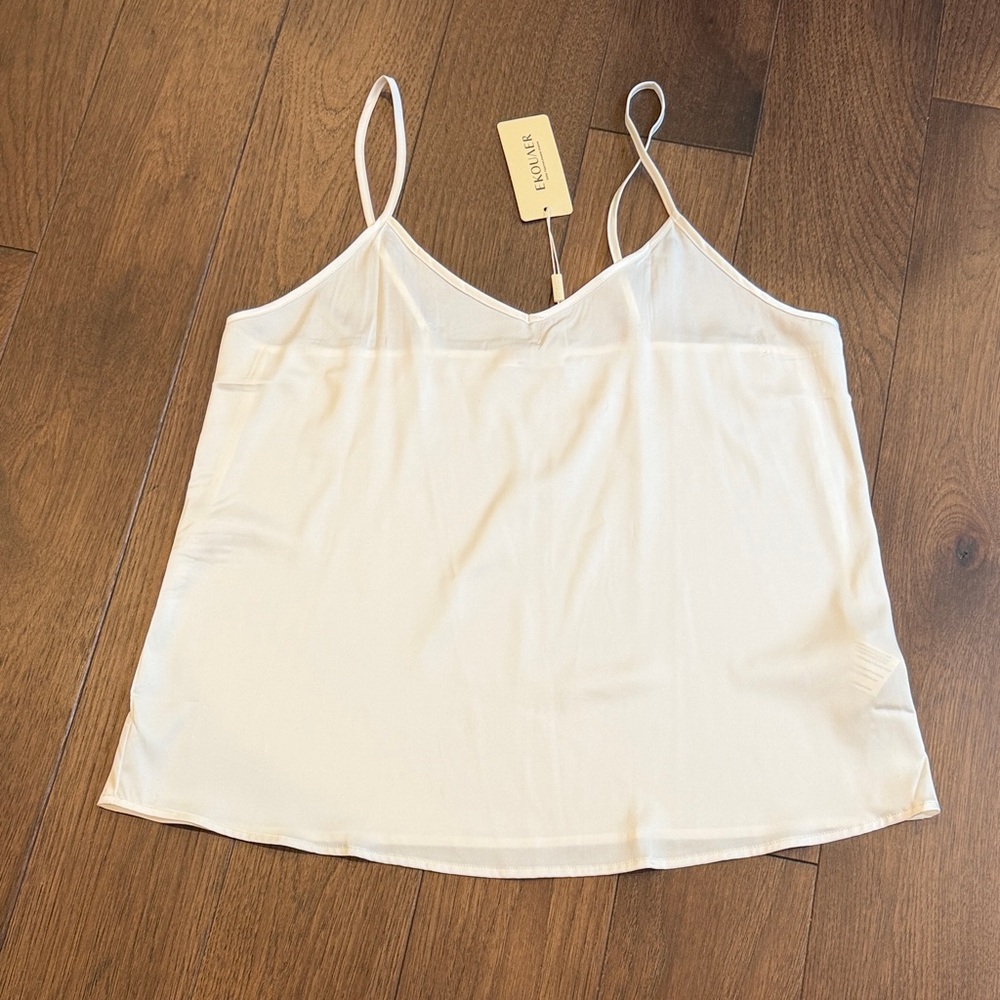 Ekouaer Cream Camisole Top NWT Medium - C19-012